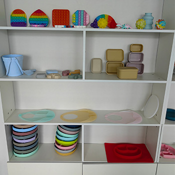 Silicone kitchenware product show room