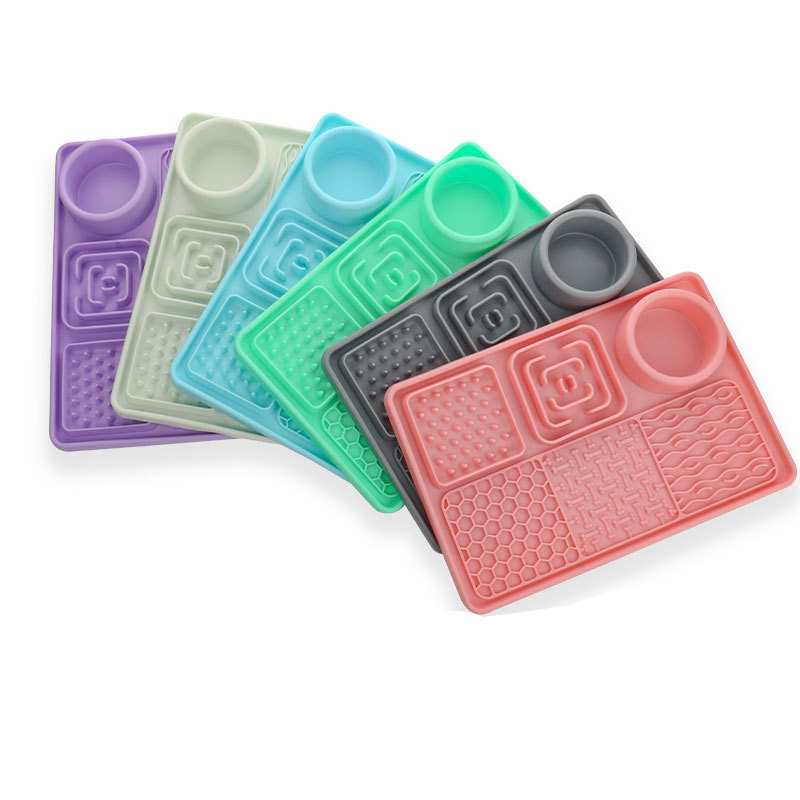 New Multifunctional Pet Licking Mat with Suction Cup